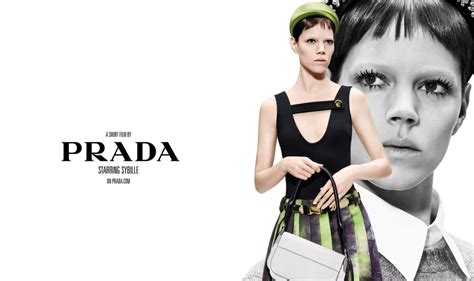 Marketing Strategy and SWOT Analysis of Prada.